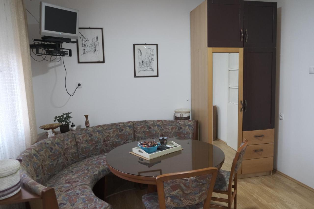 Nikodijevic Apartment Vrsac Bagian luar foto